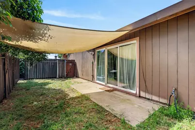 7803 Orchard Woods Circle, Sacramento, CA 95828 - Photo 17