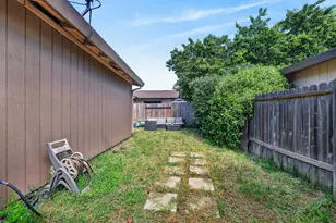 7803 Orchard Woods Cir, Sacramento, CA 95828 - Photo 19