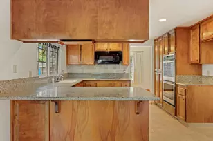 929 Kapareil Dr, Tracy, CA 95376 - Photo 13