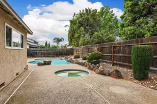 929 Kapareil Dr, Tracy, CA 95376 - Photo 43