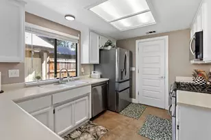 6931 Springmont Dr, Elk Grove, CA 95758 - Photo 21