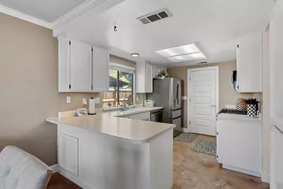 6931 Springmont Drive, Elk Grove, CA 95758 - Photo 5