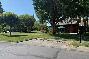 733 Woodside Ln E, Sacramento, CA 95825 - Photo 45
