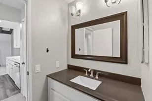 733 Woodside Ln E, Sacramento, CA 95825 - Photo 29