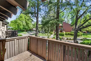 733 Woodside Ln E, Sacramento, CA 95825 - Photo 37