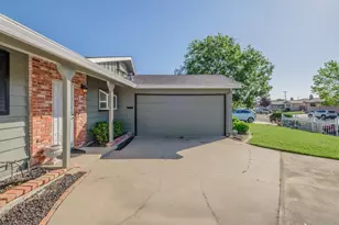 3058 Notre Dame Dr, Sacramento, CA 95826 - Photo 9