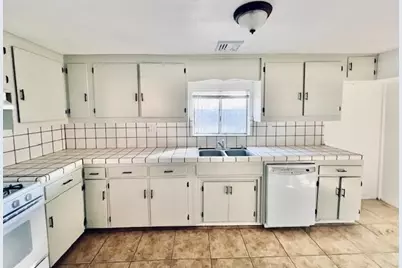 332 Hinkley Avenue, Oakdale, CA 95361 - Photo 7