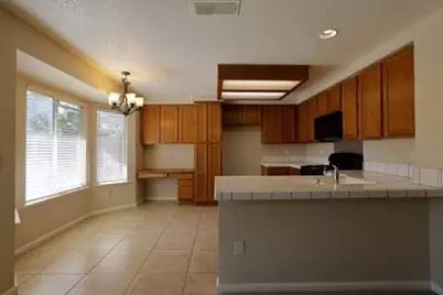 8724 Kentshire Way, Sacramento, CA 95828 - Photo 5