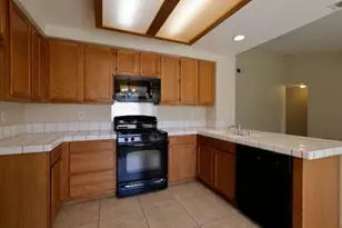 8724 Kentshire Way, Sacramento, CA 95828 - Photo 3