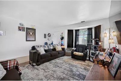 203 Eric Circle, Galt, CA 95632 - Photo 5