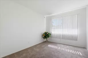 4766 Greenholme Dr, Sacramento, CA 95842 - Photo 11