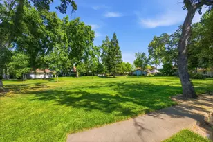 4766 Greenholme Dr, Sacramento, CA 95842 - Photo 5