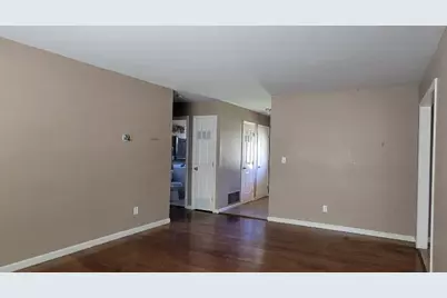 6955 S Land Park Drive, Sacramento, CA 95831 - Photo 5