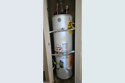 6955 S Land Park Drive, Sacramento, CA 95831 - Photo 19