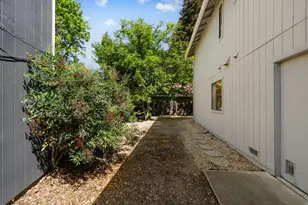 695 Cutting Way, Sacramento, CA 95831 - Photo 35