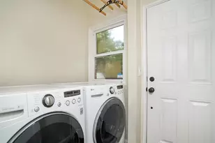 905 47th St, Sacramento, CA 95819 - Photo 31