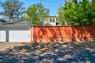 905 47th St, Sacramento, CA 95819 - Photo 39