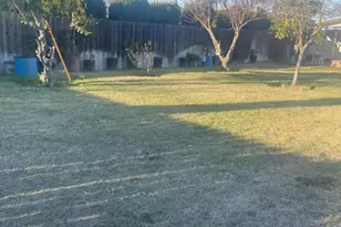 229 E St, Los Banos, CA 93635 - Photo 7