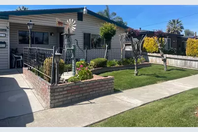 229 E Street, Los Banos, CA 93635 - Photo 1