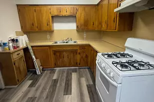 229 E St, Los Banos, CA 93635 - Photo 11