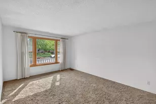 49 Waterglen Cir, Sacramento, CA 95826 - Photo 5