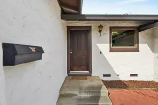 49 Waterglen Cir, Sacramento, CA 95826 - Photo 3