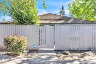 217 Roundtree Ct, Sacramento, CA 95831 - Photo 19