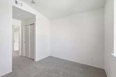 8916 Mandalay Way, Elk Grove, CA 95624 - Photo 41