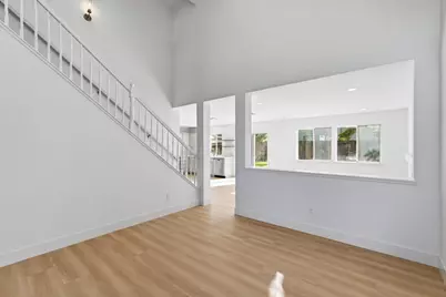 8916 Mandalay Way, Elk Grove, CA 95624 - Photo 9