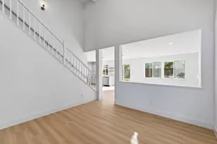 8916 Mandalay Way, Elk Grove, CA 95624 - Photo 9