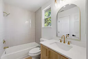 8916 Mandalay Way, Elk Grove, CA 95624 - Photo 39