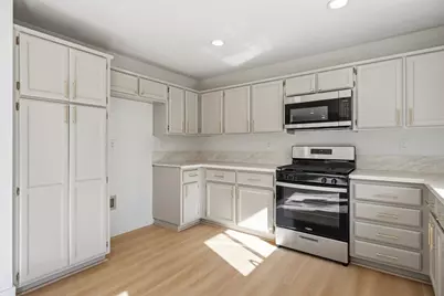 8916 Mandalay Way, Elk Grove, CA 95624 - Photo 21