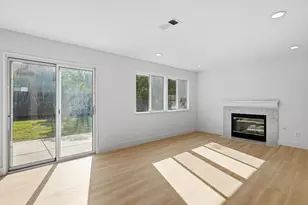 8916 Mandalay Way, Elk Grove, CA 95624 - Photo 11