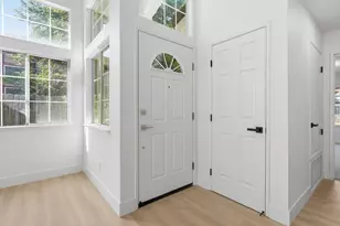 8916 Mandalay Way, Elk Grove, CA 95624 - Photo 7