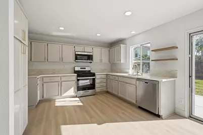 8916 Mandalay Way, Elk Grove, CA 95624 - Photo 19