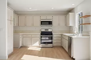 8916 Mandalay Way, Elk Grove, CA 95624 - Photo 23