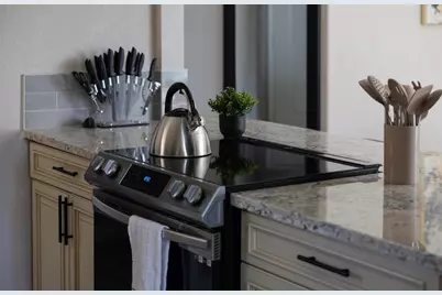 8942 Alderson Avenue, Sacramento, CA 95826 - Photo 13