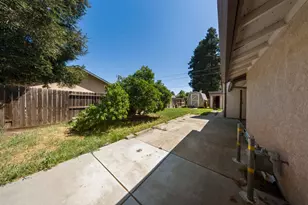 1600 Thorsen Ave, Modesto, CA 95355 - Photo 23