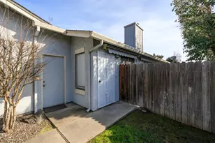 1296 Spruce Ln, Manteca, CA 95336 - Photo 3