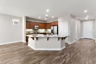 8013 Solomon Dr, Elk Grove, CA 95757 - Photo 11