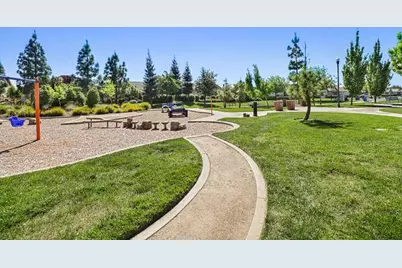 8013 Solomon Drive, Elk Grove, CA 95757 - Photo 43