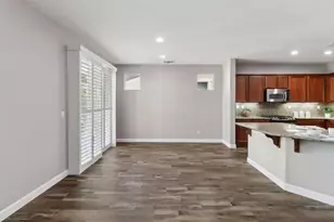 8013 Solomon Dr, Elk Grove, CA 95757 - Photo 9