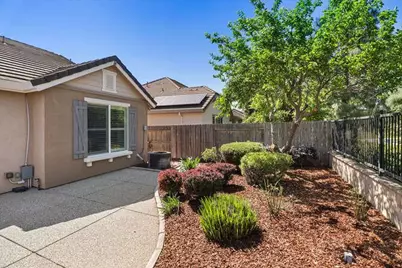 8013 Solomon Drive, Elk Grove, CA 95757 - Photo 35