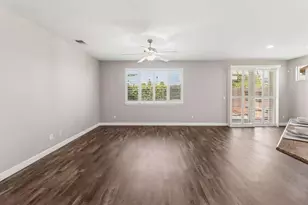8013 Solomon Dr, Elk Grove, CA 95757 - Photo 7