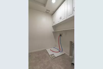 8216 Kossum Way, Elk Grove, CA 95624 - Photo 33