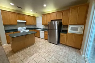 301 Unity Cir, Sacramento, CA 95833 - Photo 3