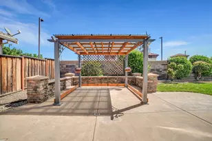 828 W Simplicidad St, Mountain House, CA 95391 - Photo 37