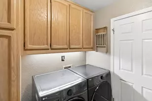 9362 Savin Pl, Elk Grove, CA 95624 - Photo 33