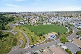 1864 Avondale Dr, Roseville, CA 95747 - Photo 81