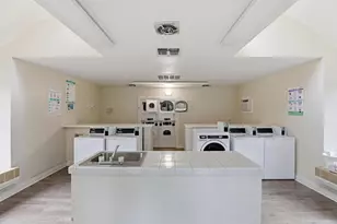 640 Woodside Sierra, Sacramento, CA 95825 - Photo 25